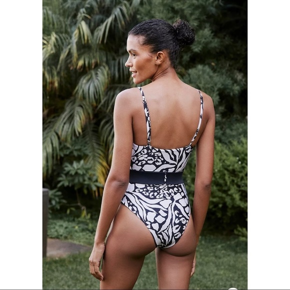 NEW Beach Riot Julia Black & White Belted One Piece Swimsuit Size XS - Picture 6 of 9